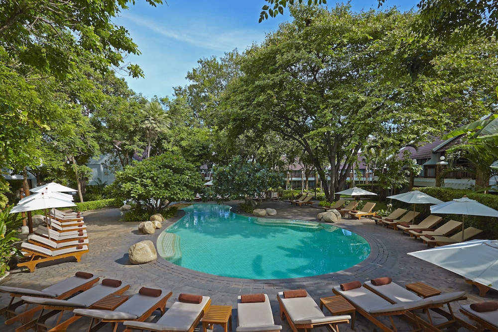 Woodlands Hotel And Resort 62/65