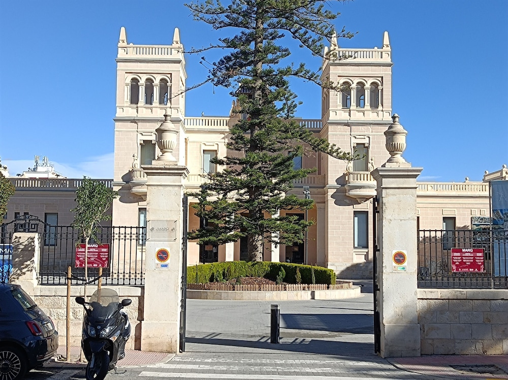 Hotel Mendez Nunez 39/49
