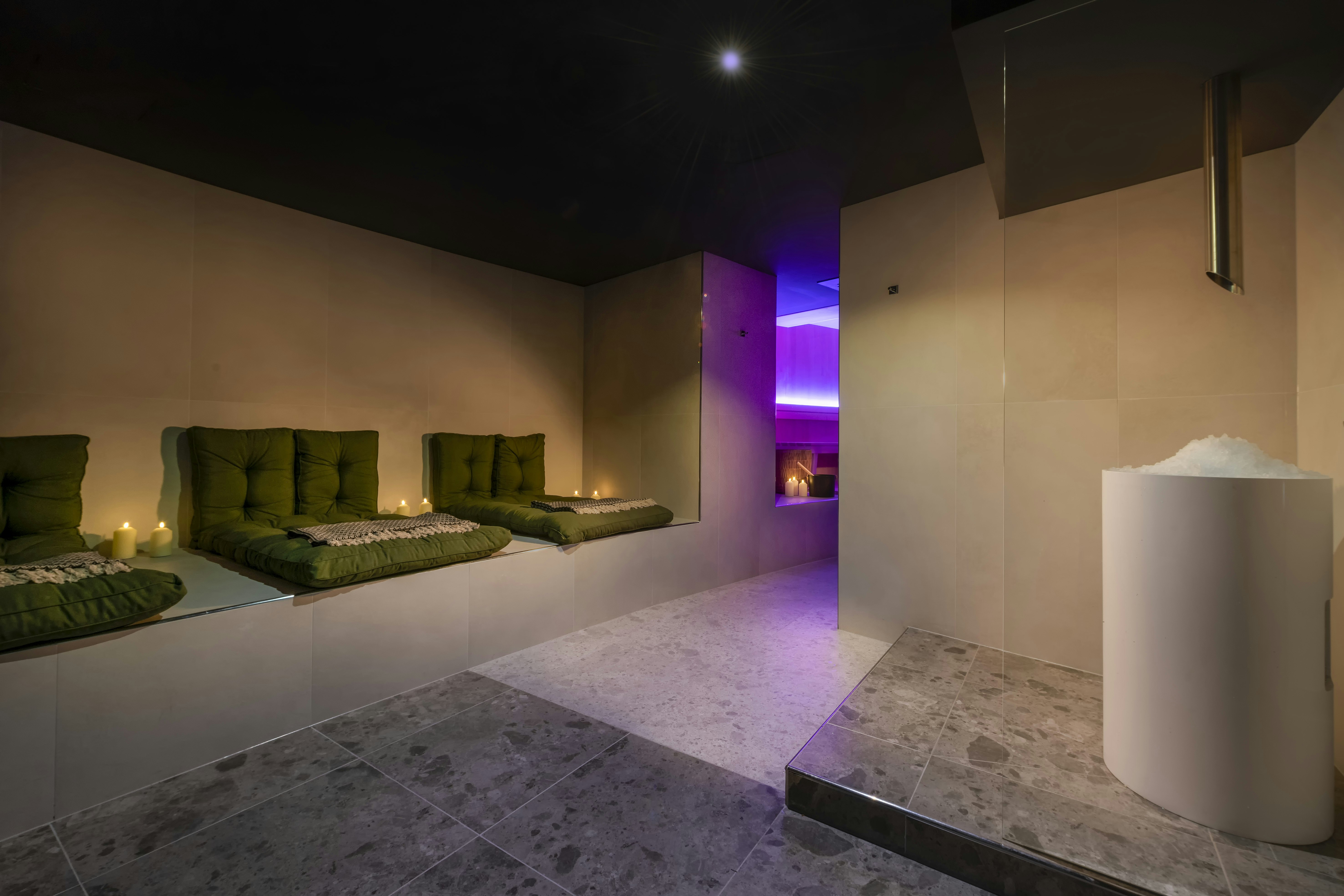 Hotel Wasserturm Cologne Curio Collection By Hilton 24/57