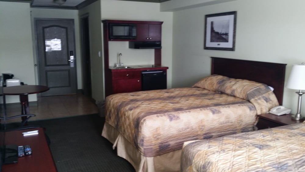 Big Lake Inn 20/51