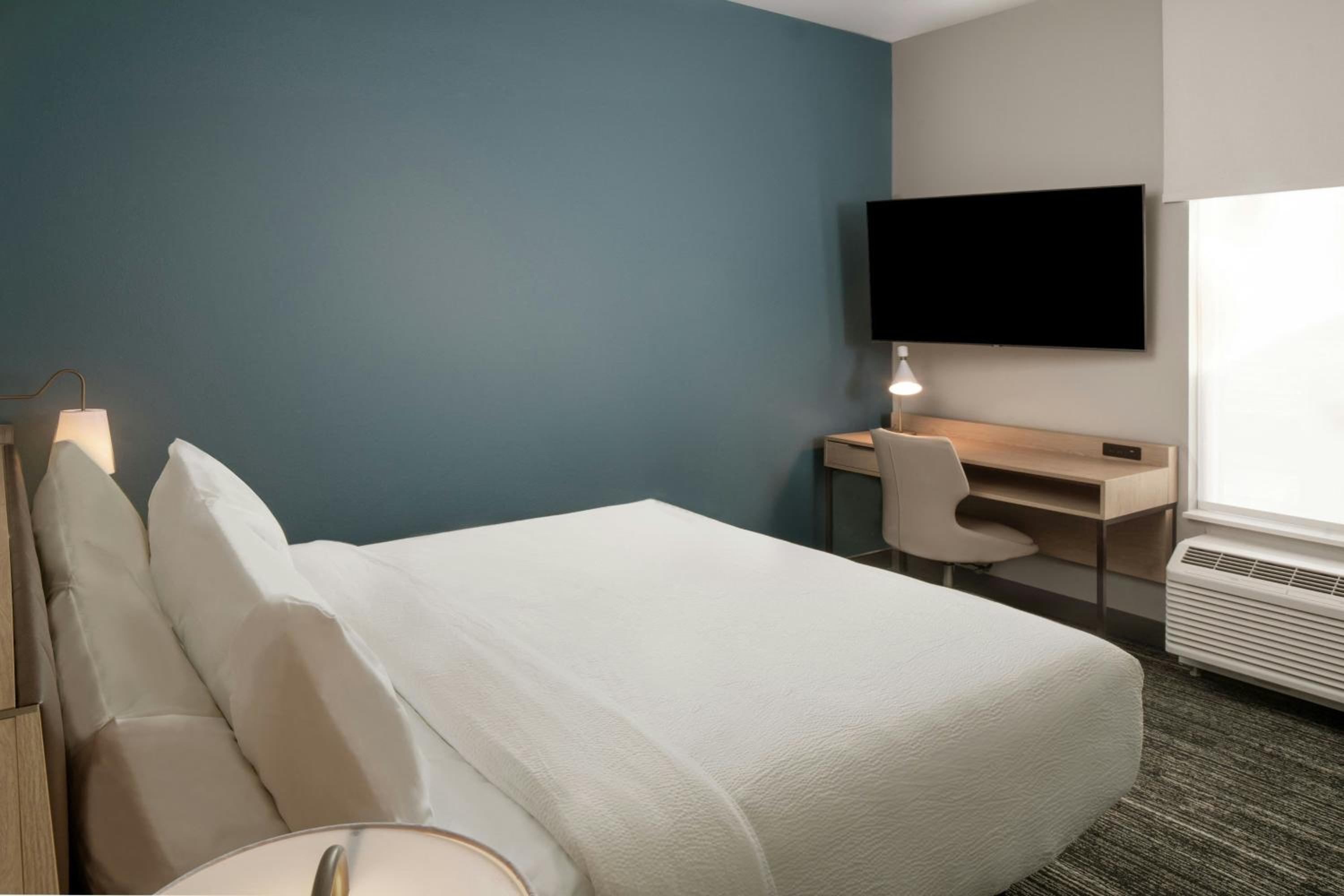 Studio, Suite, King Bed, Sofa