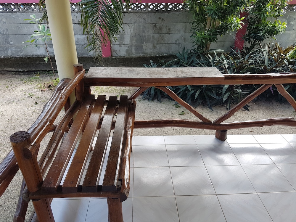 First Villa Beach Resort 15/75
