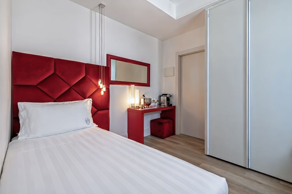 Sanremo Luxury Suites 6/50