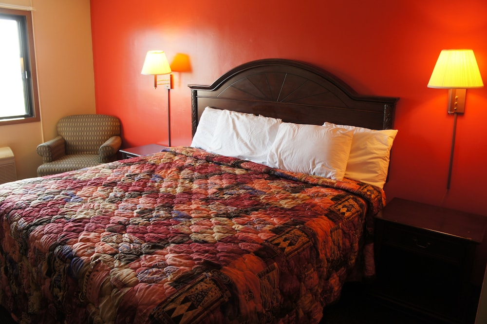 Coratel Inn and Suites Maple Grove 19/50