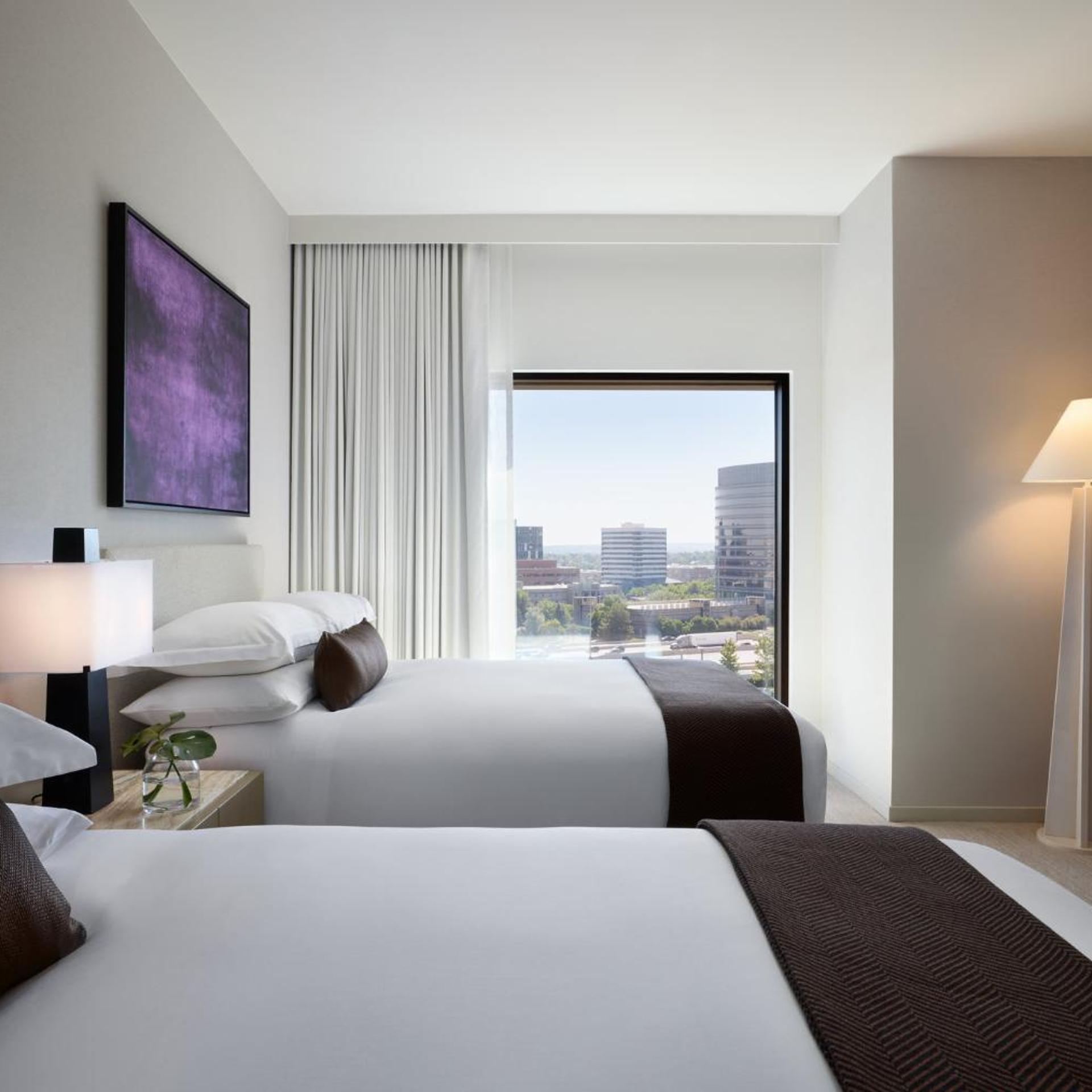 Essential, King Bed, 2 Queen Beds, City View