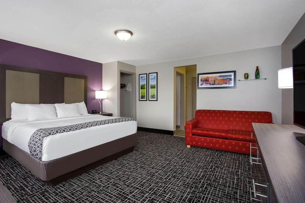 La Quinta Inn & Suites by Wyndham Roanoke Salem 12/58