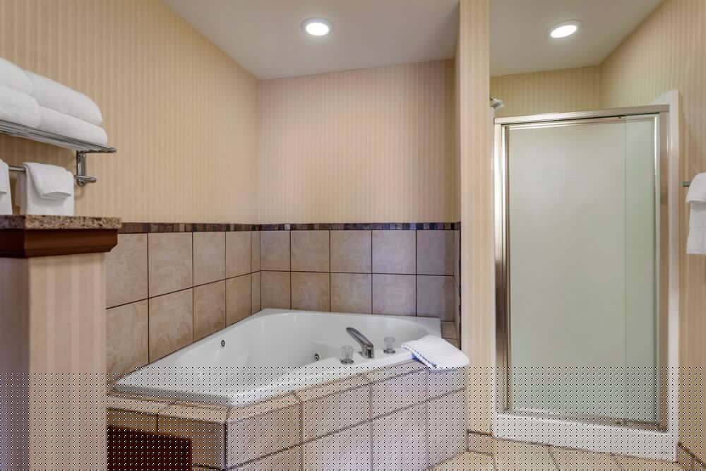 Comfort Suites Florence Shoals Area 13/46