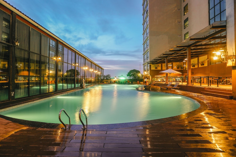 The Vissai Hotel 70/71
