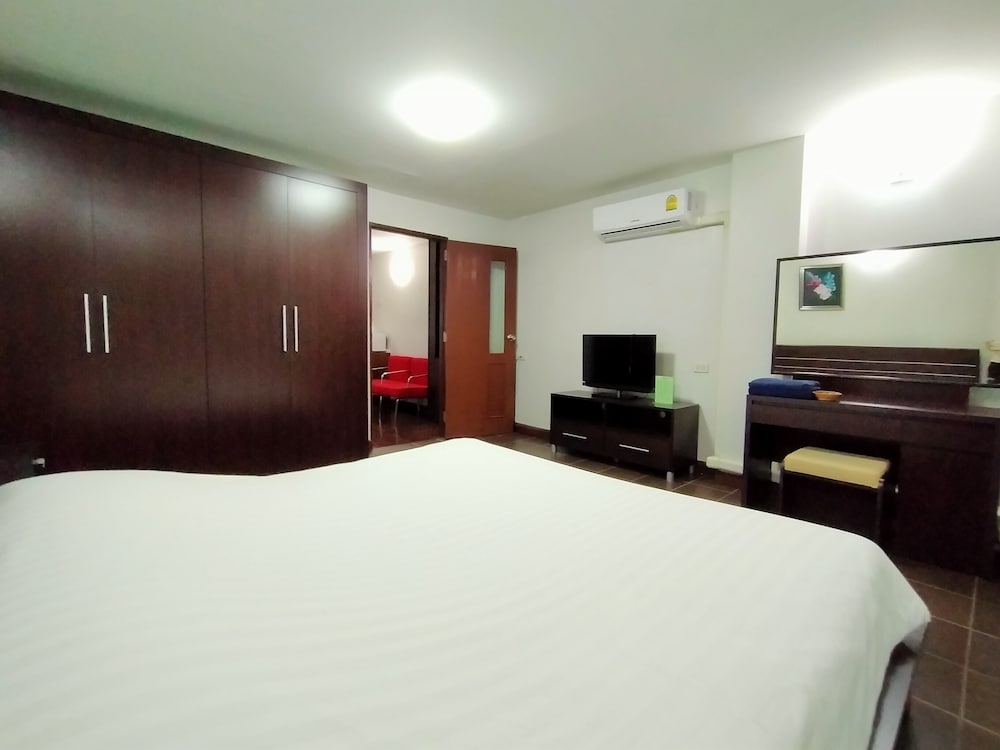 Le Vanvarothai Saladaeng Residence 13/50