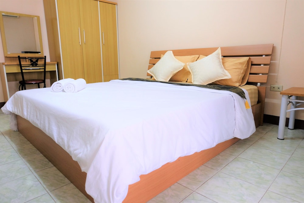 Goody Hotel 8/47