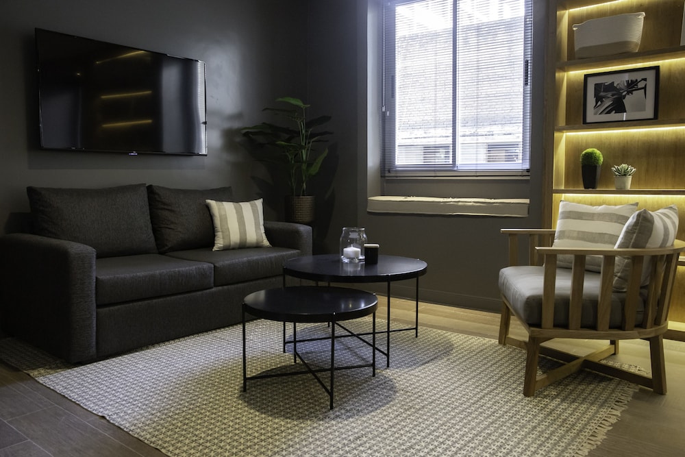 Carsson Hotel 48/67