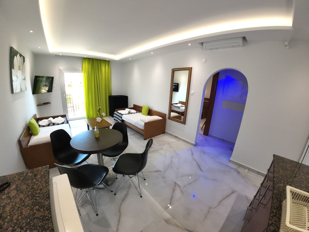 Loutsiana Hotel Apartments 43/63
