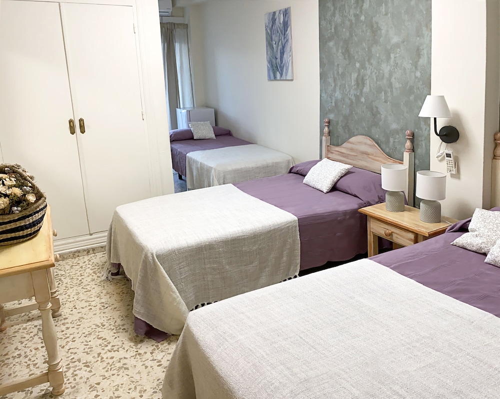 Hostal Azahara 24/70