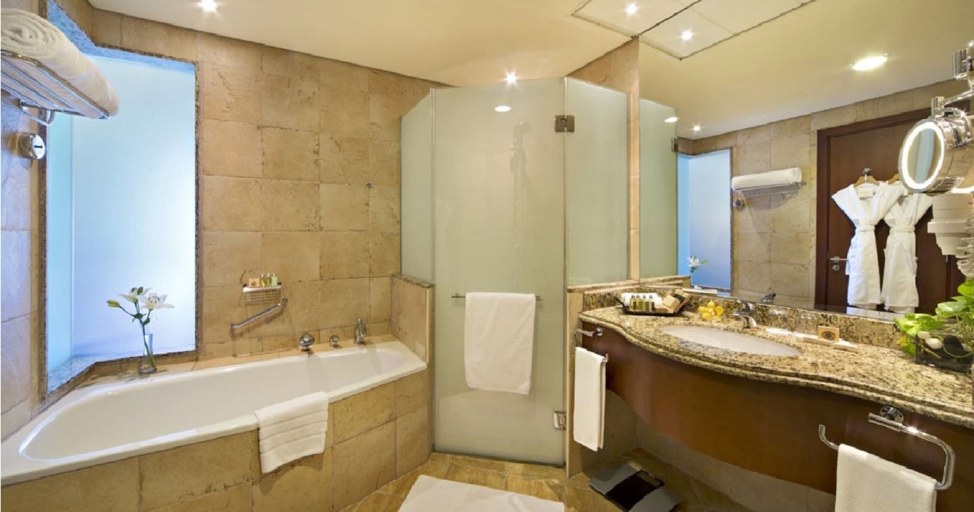 غرفة كلوب تنفيذية بسرير كينج، Danat Jebel Dhanna Resort 6/6