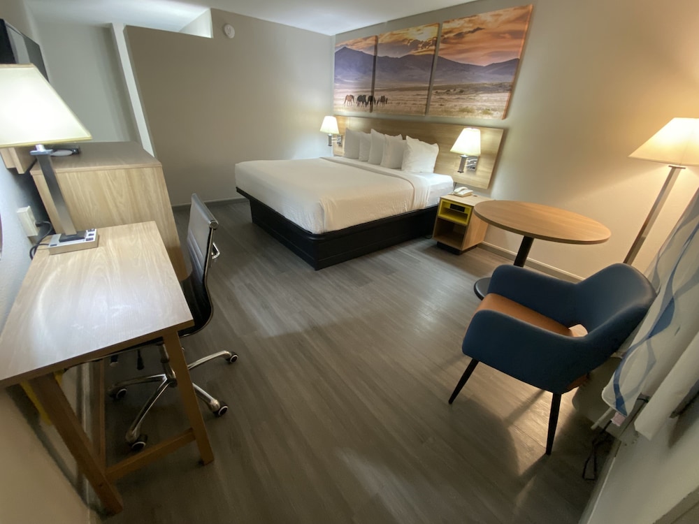 Days Inn by Wyndham Roswell 30/37