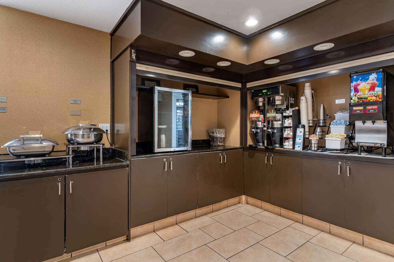 Best Western Plus Garden Court Inn 10/54