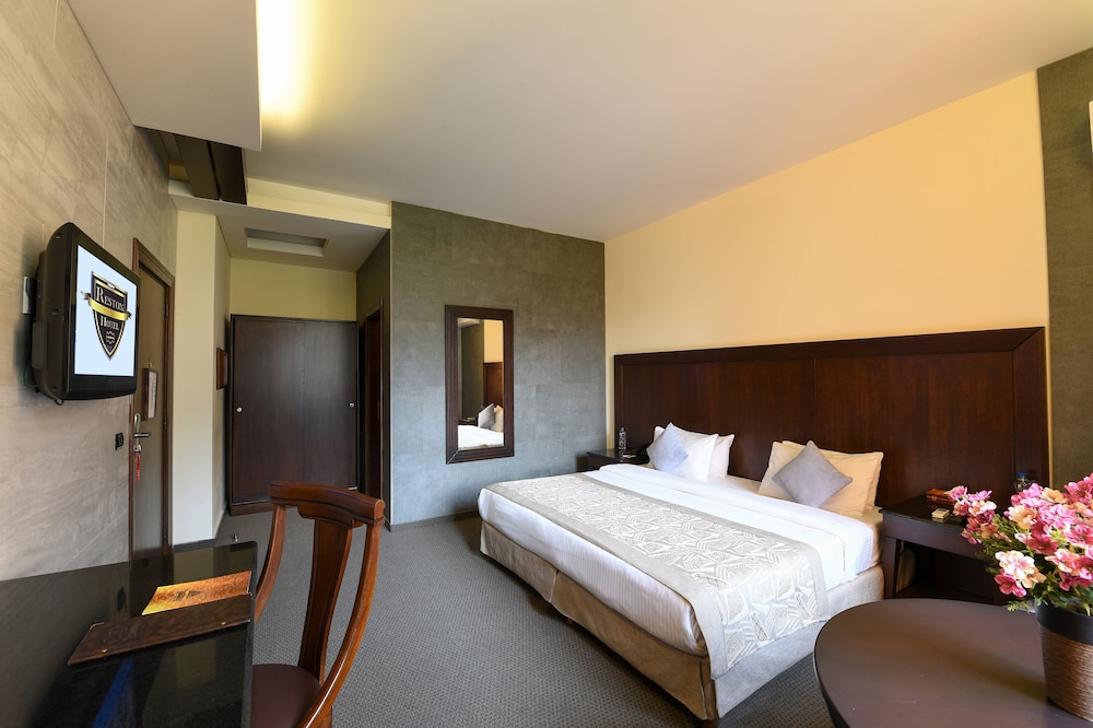 Reston Hotel, Jounieh 15/35