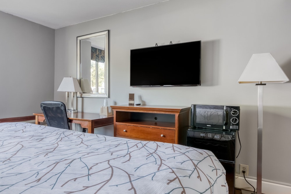Gardentree Hotels Memphis East near I 40 14/37