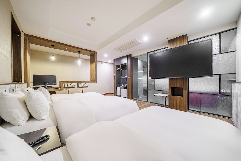 Mind Tourist Hotel 10/50