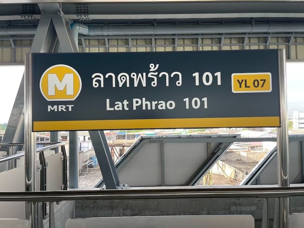 Metropoint Bangkok 6/80