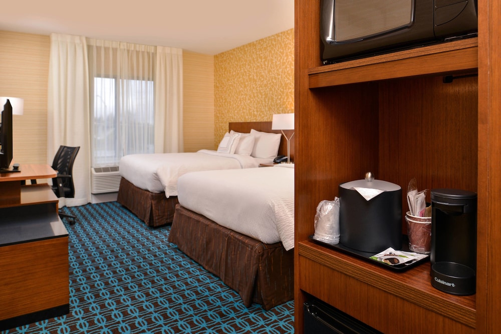 Fairfield Inn Suites Eugene East Springfield 8/47