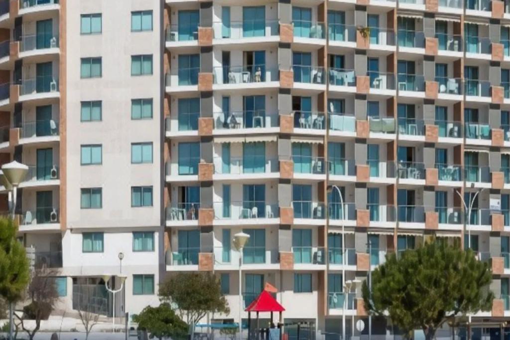 Apartamentos Monte Gordo Plaza 2/13