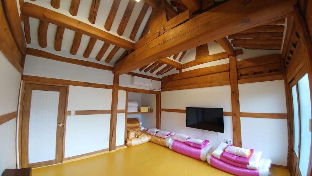So Hyeon Dang Hanok Guesthouse 20/67