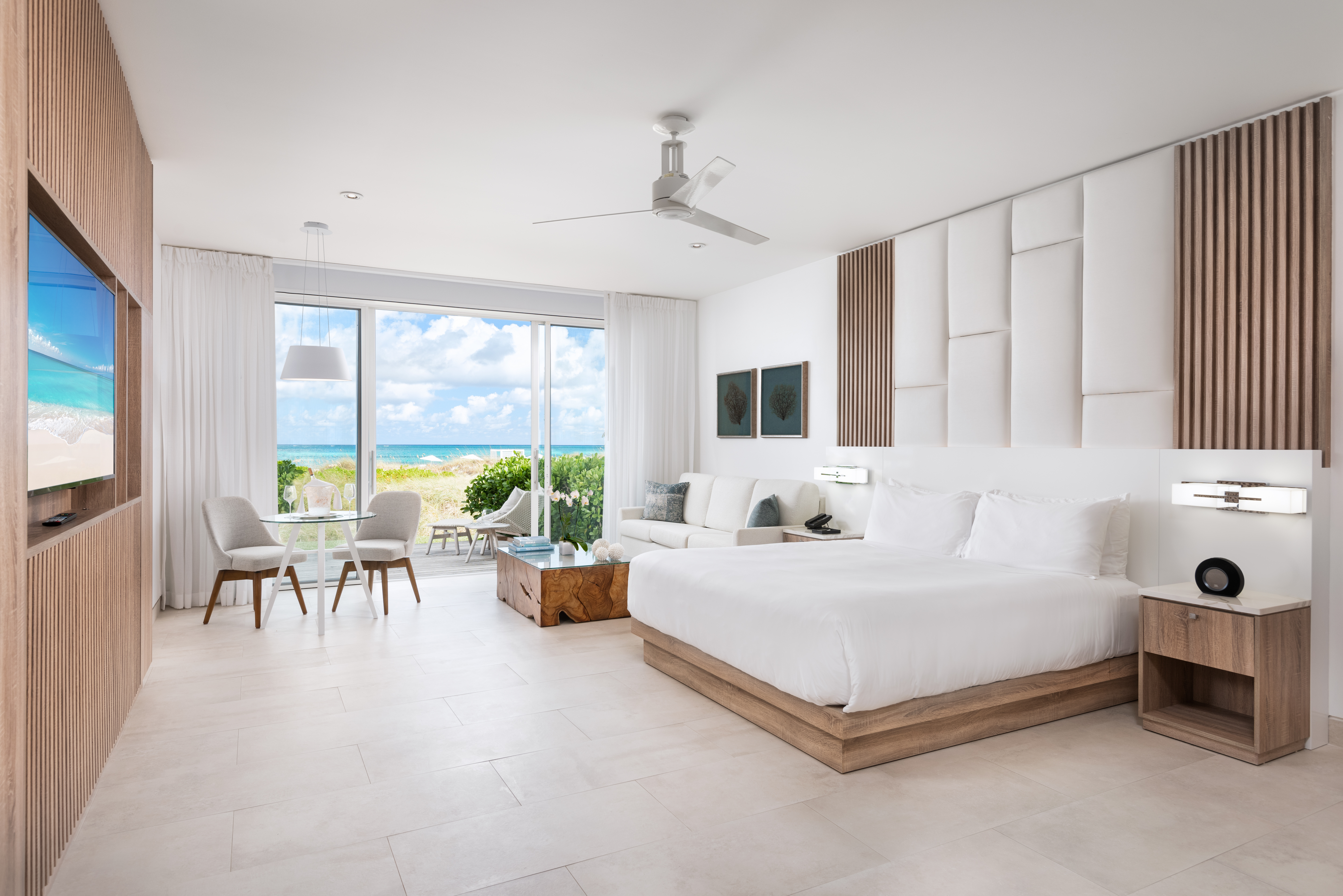 Grand, Deluxe, Studio, Ocean Front, Beach Floor