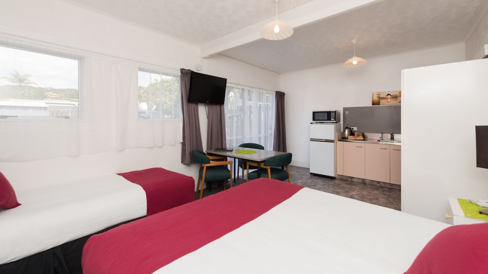 Anchorage Motel 18/61