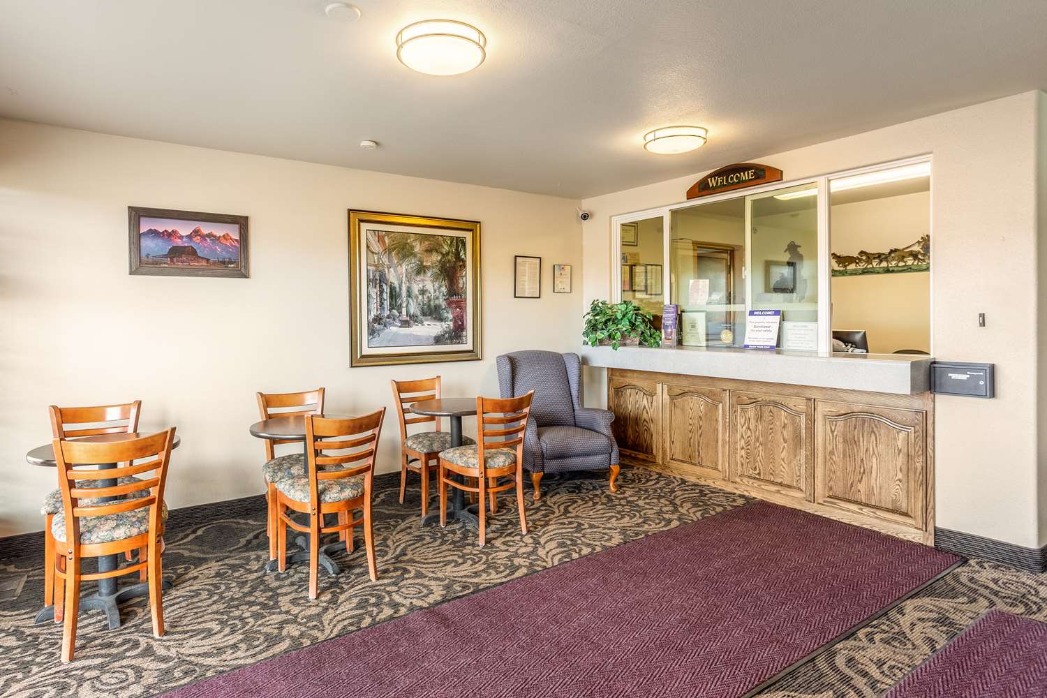 Americas Best Value Inn Burns 25/36