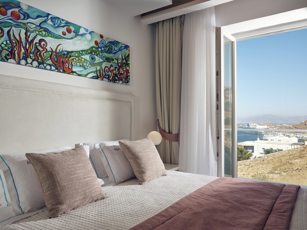 Suite, Queen Bed, Sea View, Outdoor Jetted Tub