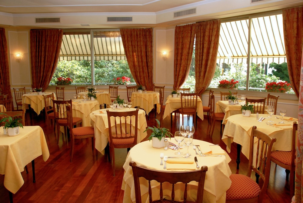Hotel Paradiso 59/78