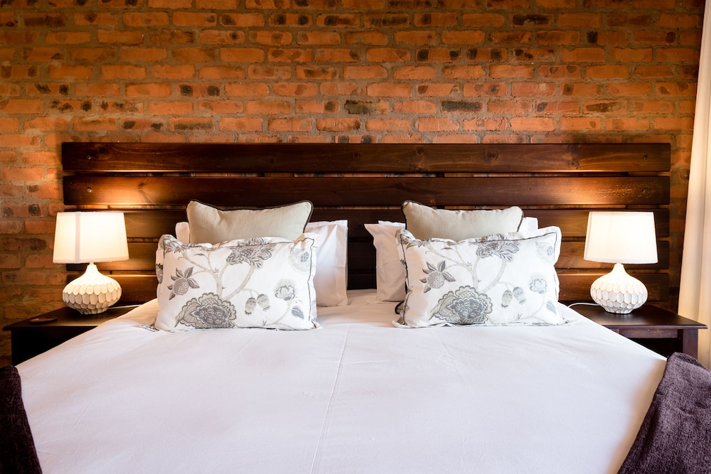The Hilton Bush Lodge 14/45