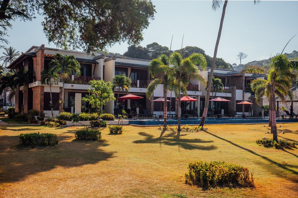 Thai Island Dream Estate 62/70