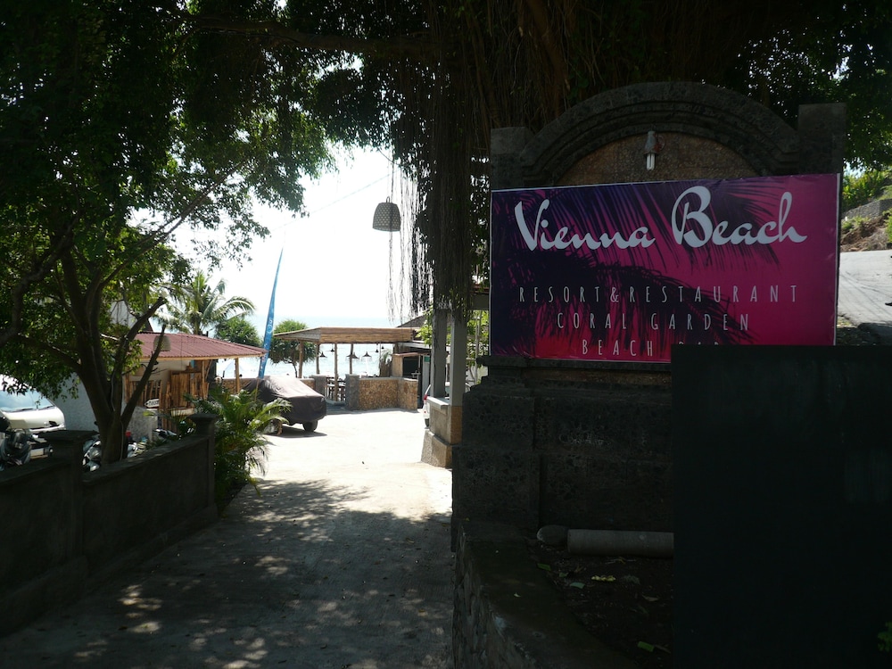 Vienna Beach Resort 6/69