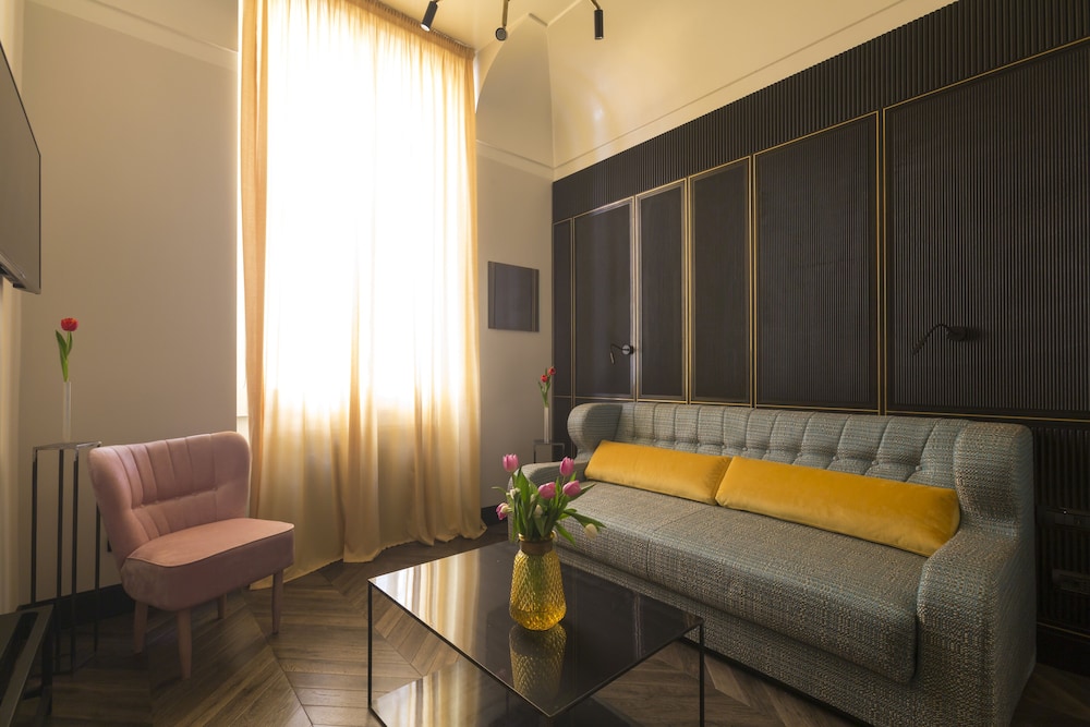 THE H'ALL TAILOR SUITE ROMA 48/65