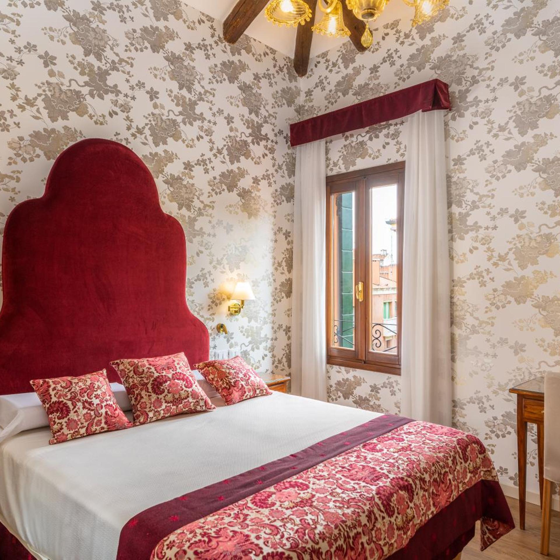 Room, Double Bed