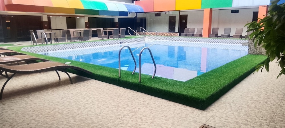 Fave Hotel Angeles City 34/37