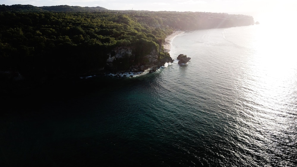 Le Cliff Bali 65/79