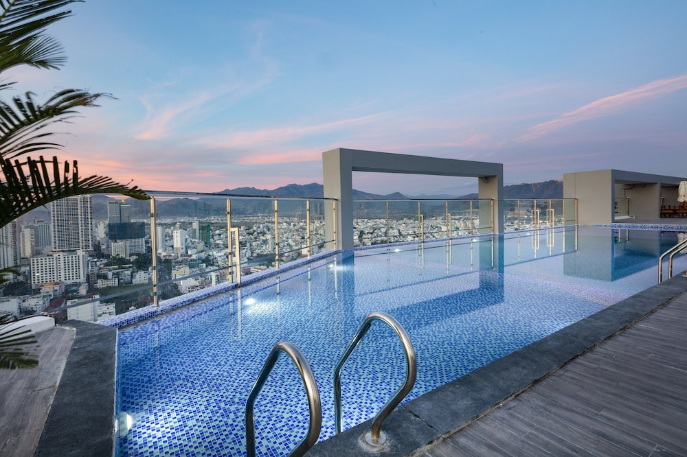 DQua Hotel and Apartment 20/50