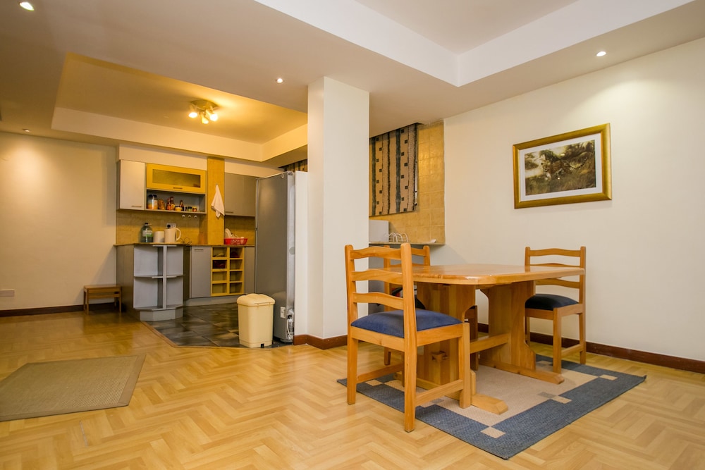 Kate's Apartments 56/80