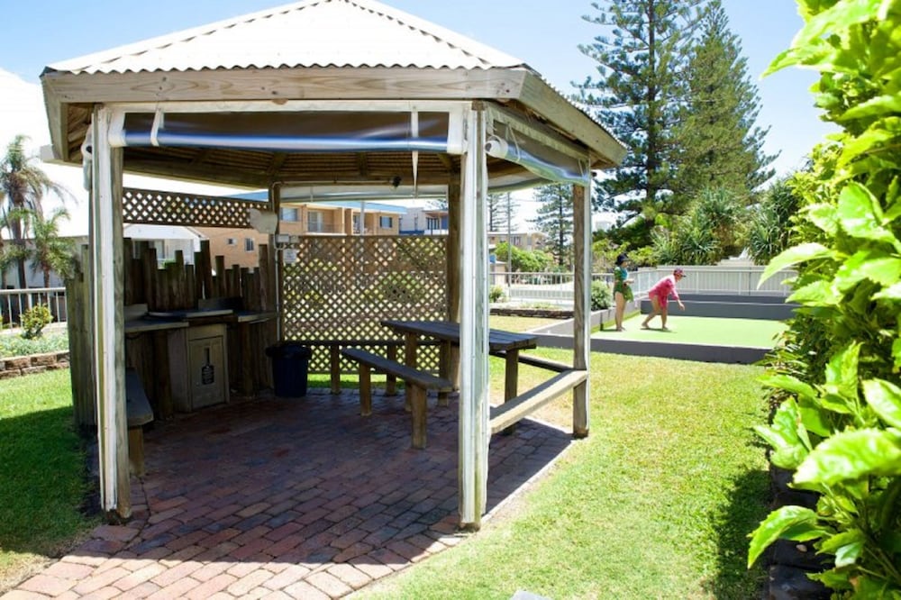 FORESHORE BEACHFRONT APARTMENTS 49/66