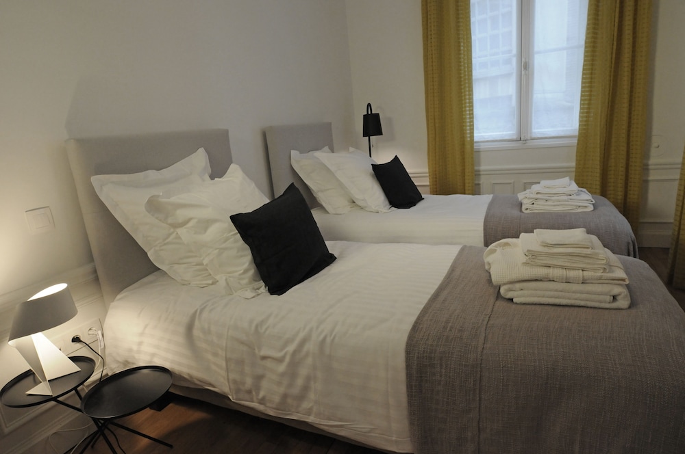 2 BEDROOMS, FAMILY SUITE