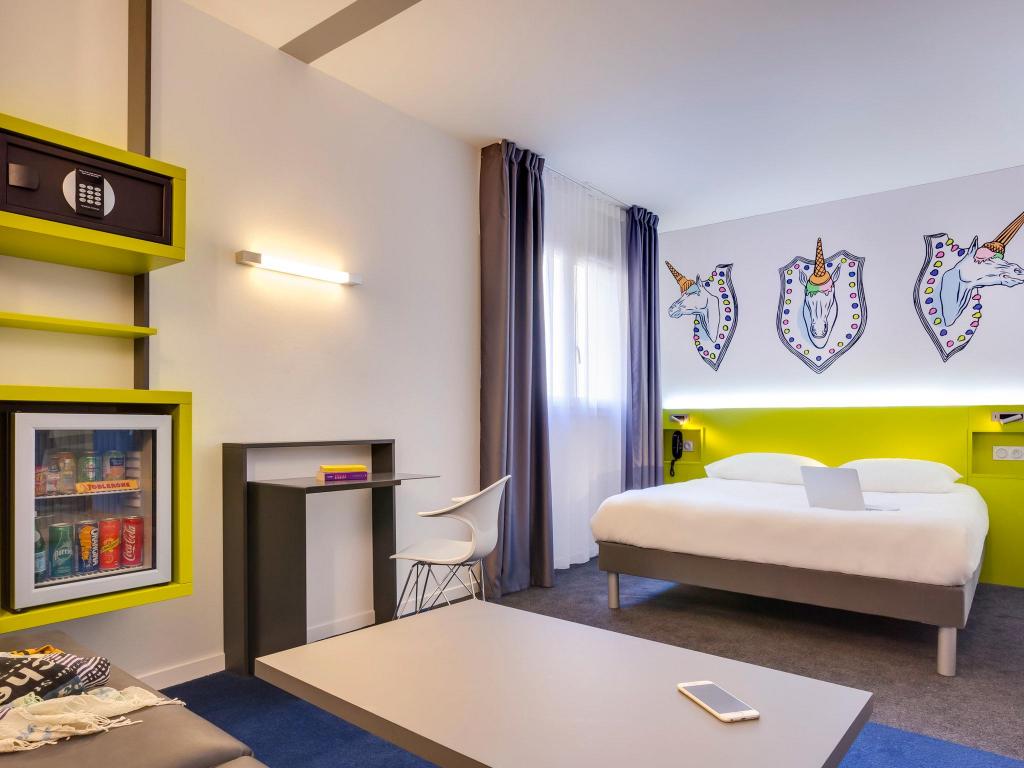 FAMILY SUITE, STANDARD, TWIN BEDS