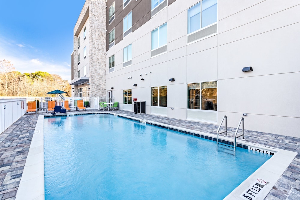 Holiday Inn Express Suites Niceville Eglin Area 1/50