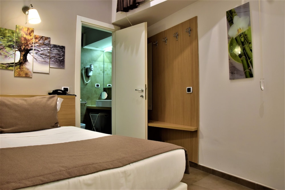 Hotel Paolo Ii 25/69