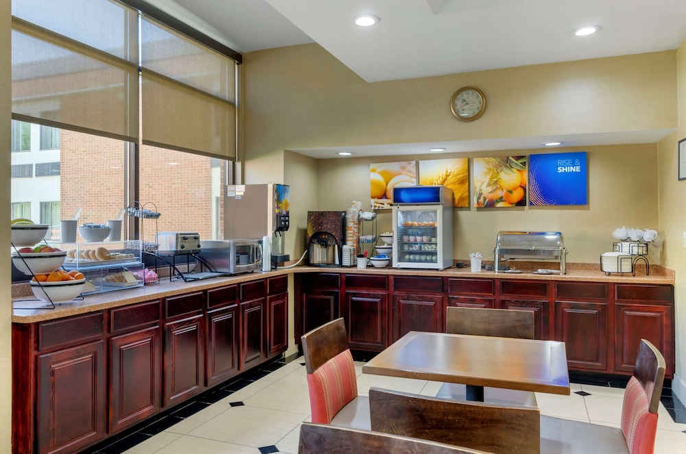 Comfort Inn Bluefield, VA 26/39