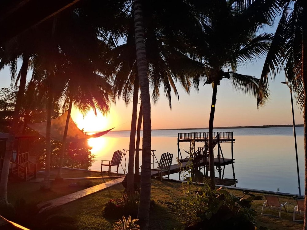 Coras Place Bacalar 52/64
