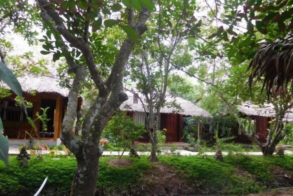 Mekong Ecolodge 42/45
