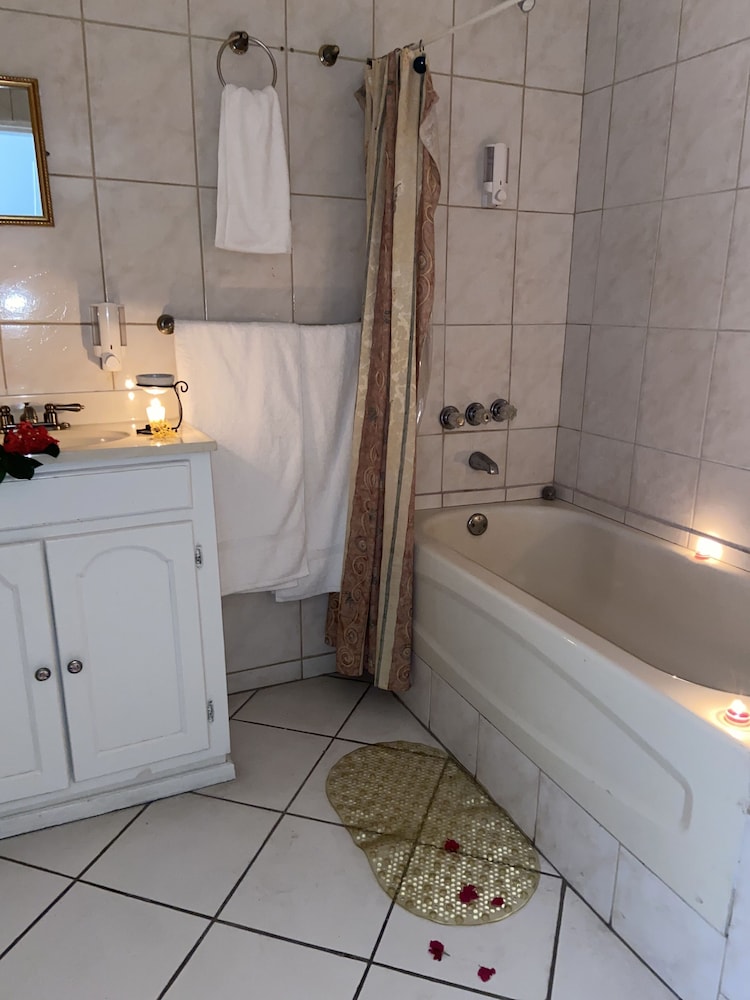 غرفة ديلوكس بسريرين مزدوجين بإطلالة على المدينة، The Downtown Hotel 5/6